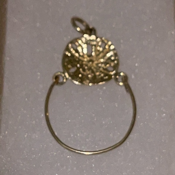 Vintage 14K Gold Sand dollar charm holder pendant - Picture 5 of 7